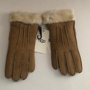 UGG Shearling Sheepskin Women's Chestnut Gloves.